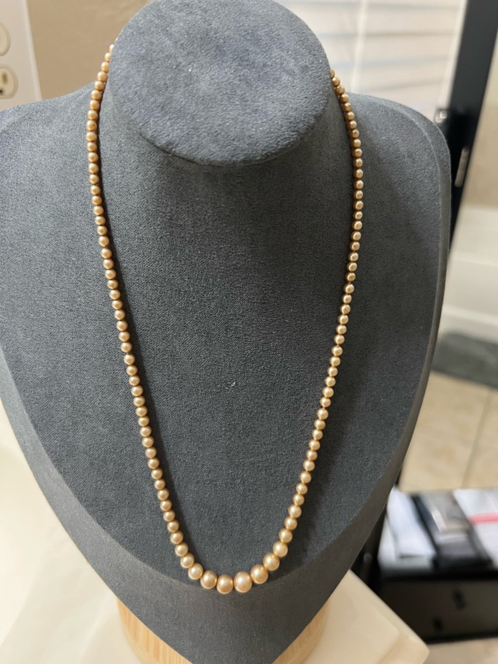 Vintage Classic Champagne Pearl Strand Necklace - Unbranded